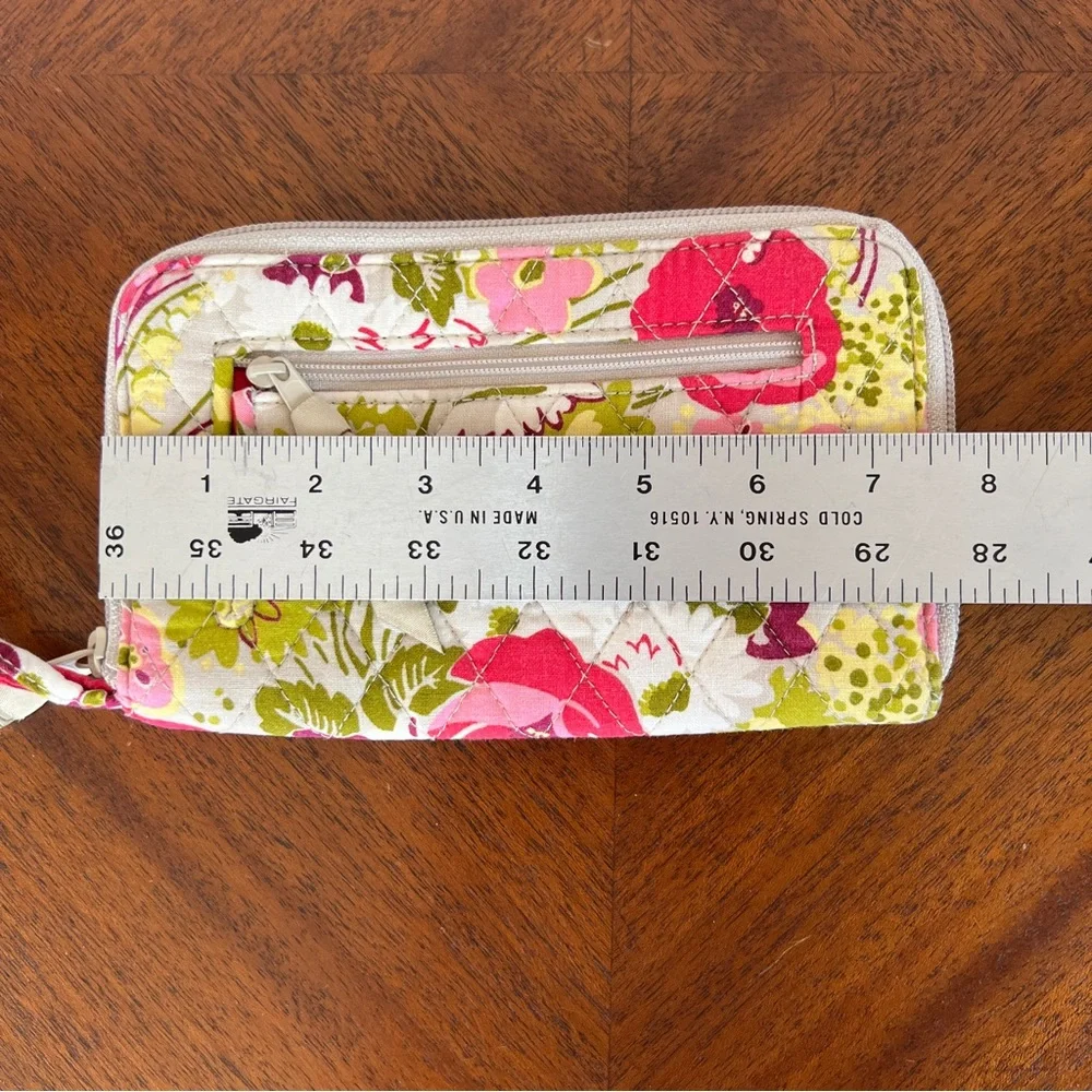 LIKE NEW Vera Bradley Make Me Blush Opera Wallet - Picture 9 of 9